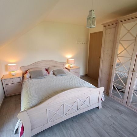 Maison Et Velos A Godinne Dans La Vallee De La Meuse ภายนอก รูปภาพ