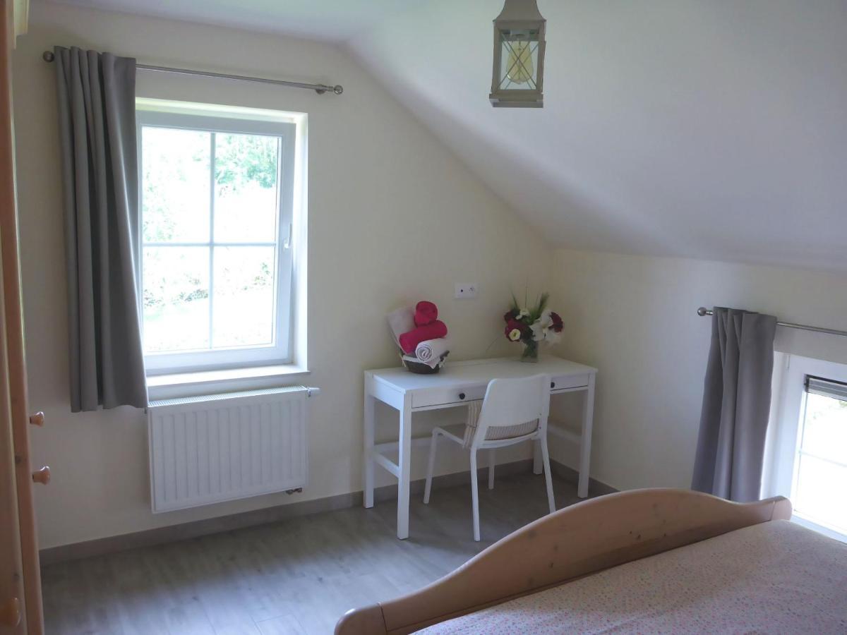Maison Et Velos A Godinne Dans La Vallee De La Meuse ภายนอก รูปภาพ
