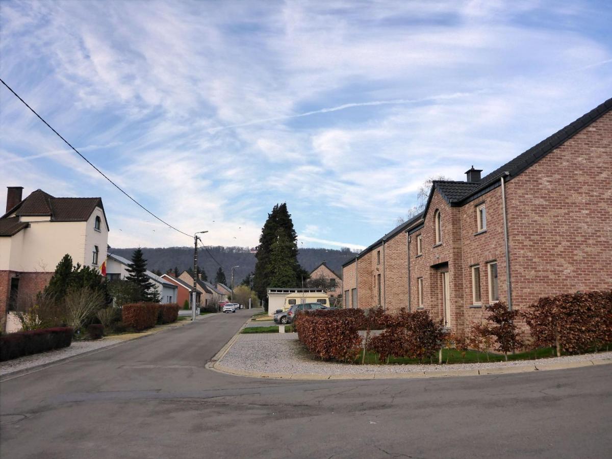 Maison Et Velos A Godinne Dans La Vallee De La Meuse ภายนอก รูปภาพ