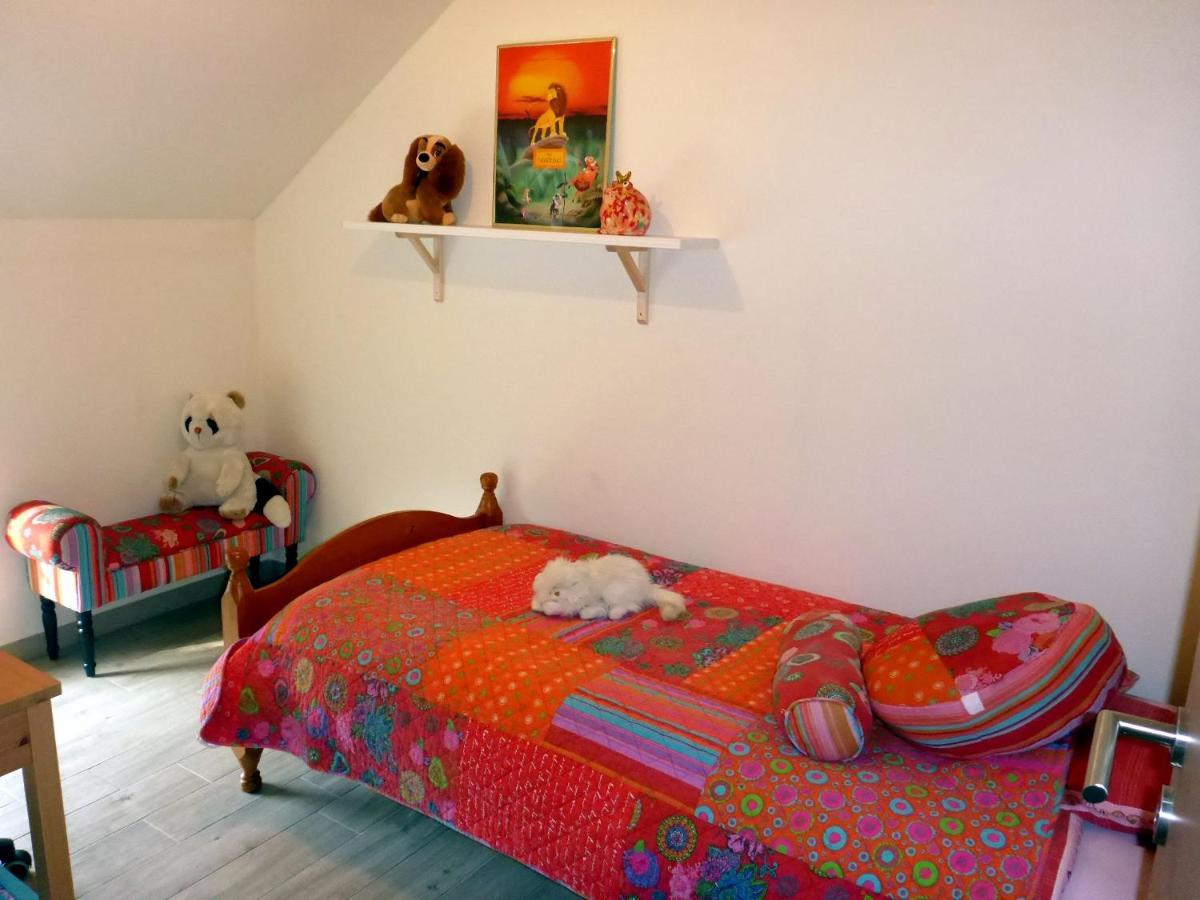 Maison Et Velos A Godinne Dans La Vallee De La Meuse ภายนอก รูปภาพ