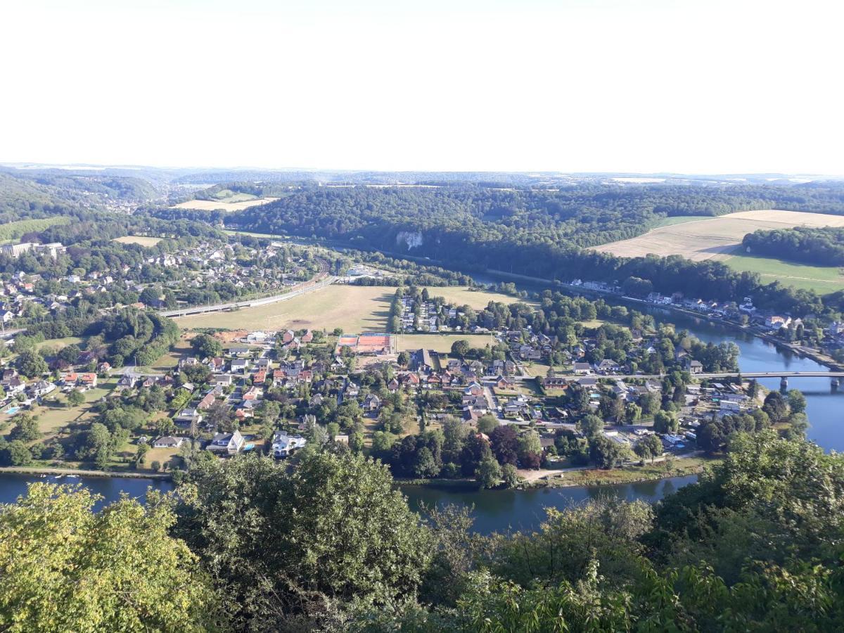 Maison Et Velos A Godinne Dans La Vallee De La Meuse ภายนอก รูปภาพ