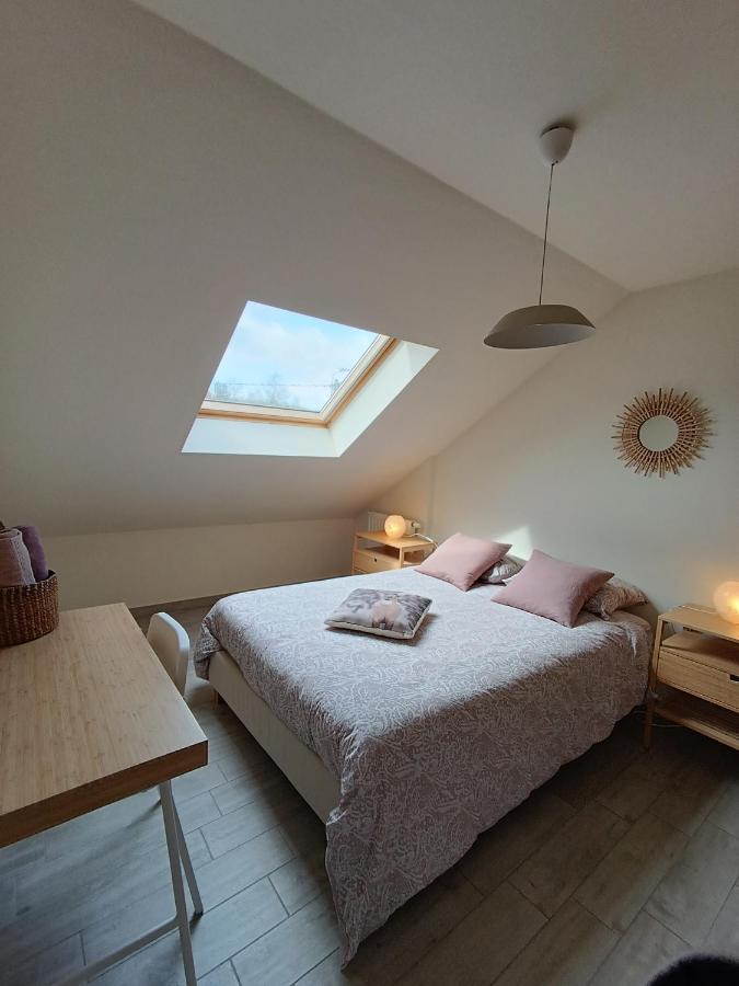 Maison Et Velos A Godinne Dans La Vallee De La Meuse ภายนอก รูปภาพ
