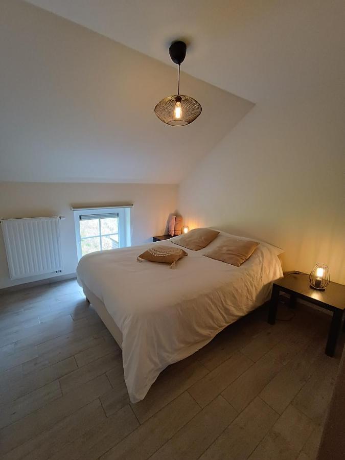 Maison Et Velos A Godinne Dans La Vallee De La Meuse ภายนอก รูปภาพ